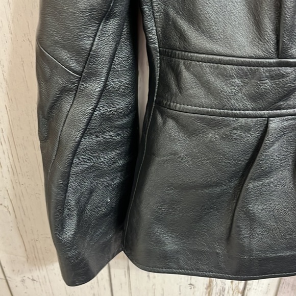 Wilsons Leather Fitted Tapered Black Leather Jacket Size Medium - Picture 7 of 14